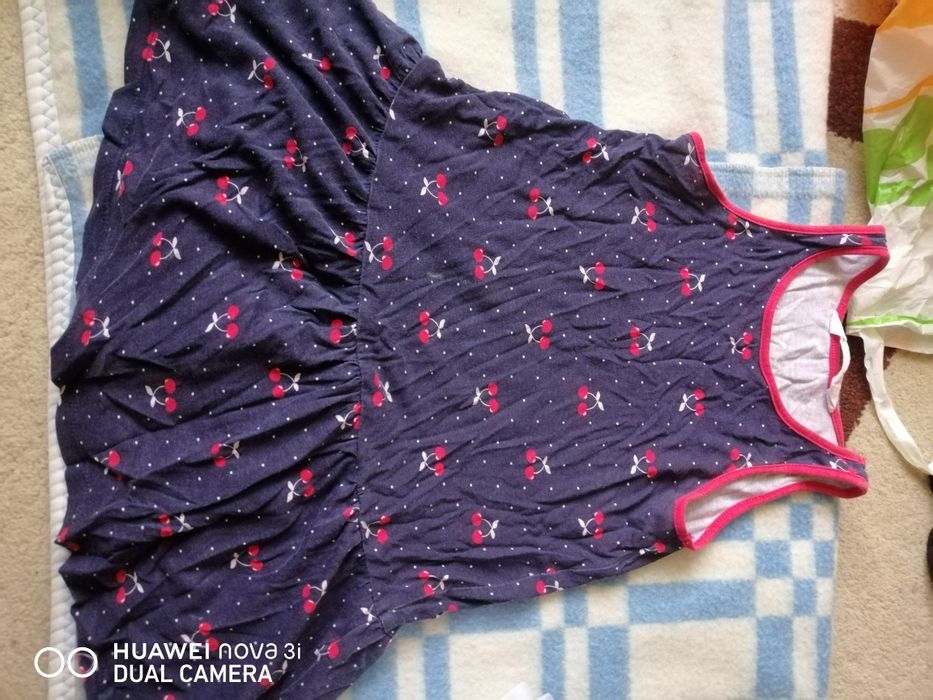 Літні сукні на короткий рукав