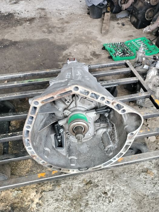 КПП коробка передач Mercedes-Bens W211 2.2D R2112610901