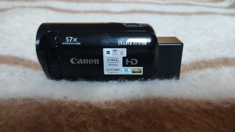 Відеокамера Canon LEGRIA HF R706