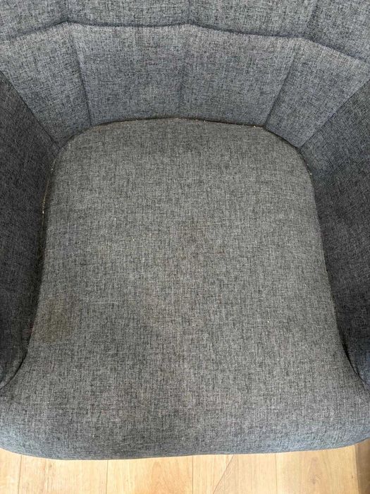 Poltrona / Cadeirão Cinza ULDUM (JYSK)