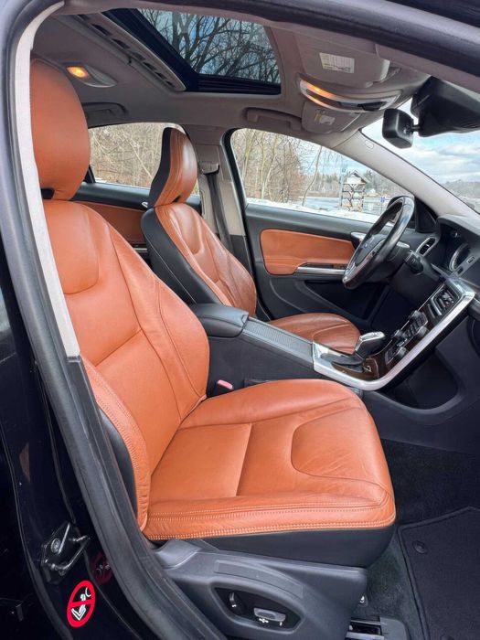 Volvo S60 T5 Platinum      2015