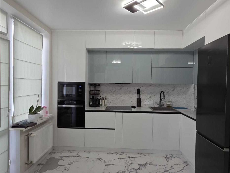 Красивая 1к.квартира с новым ремонтом на Сахарова+гараж