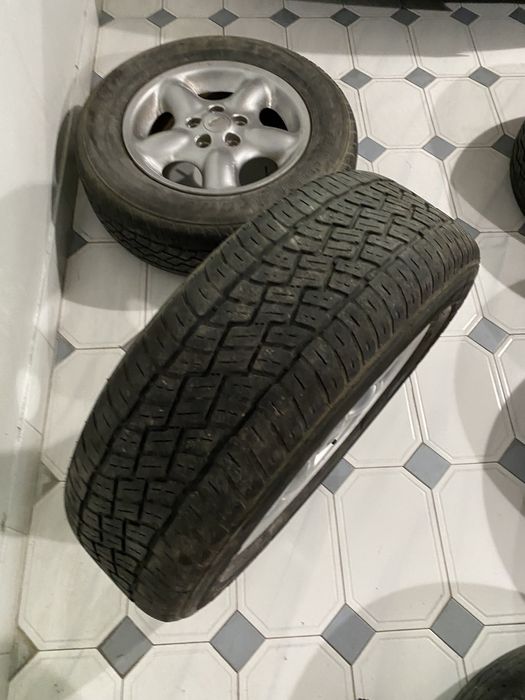 Jantes Especiais 5 Land Rover Impecáveis e 5 Pneus 215/65R16