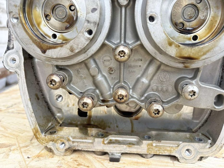 Головка Audi A4 B9, Q7 4M, A5 B9, Q5 80A 2.0 tfsi ГБЦ CYM CYN DAY