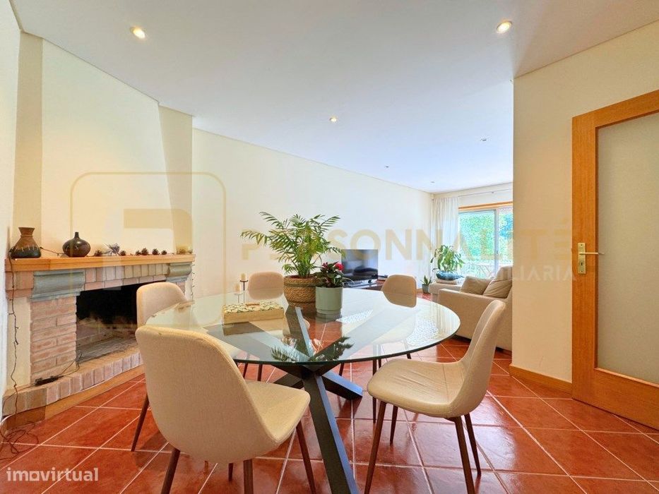 Apt. T2 Centro | Varanda | Lugar de garagem