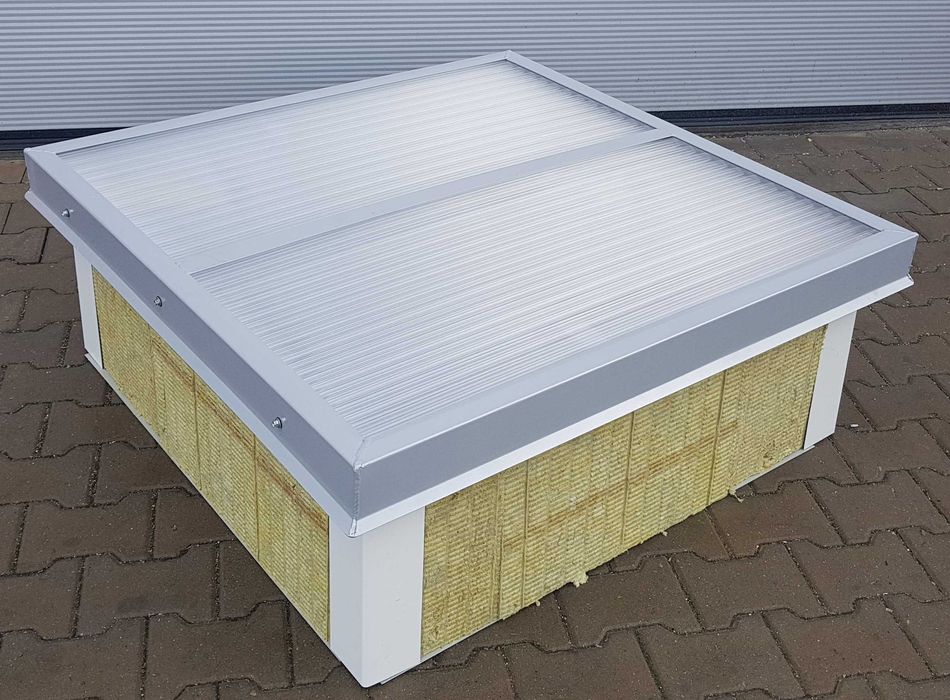 Właz dachowy 80×80 cm świetlik kopułkowy okno dachowe wyłazowe