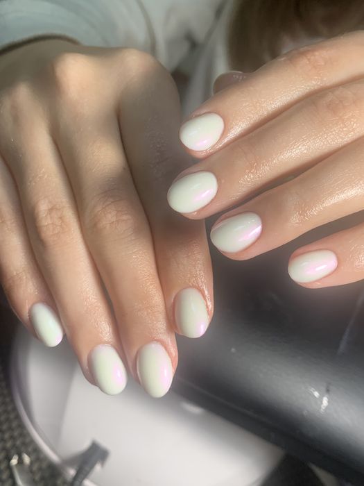 Манікюр та педікюр  соломянка  метро Вокзальна Георгія Кірпи 2 А