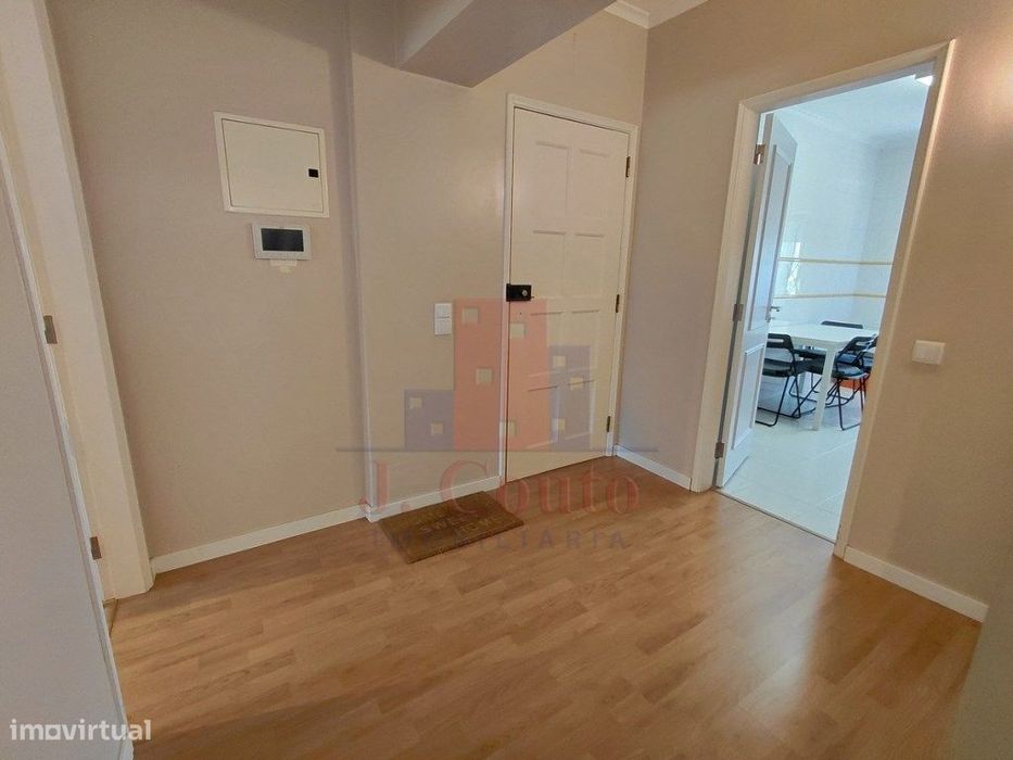 Apartamento T3 mobilado para arrendar