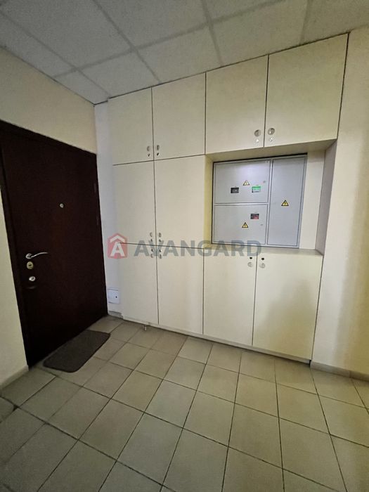 Продам 4-комнатную квартиру в центре Днепра