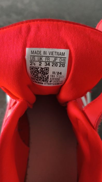 Buty Adidas chłopięce rozm. 34