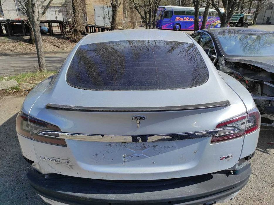 Кришка багажника в зборі Tesla Model S (12-21)