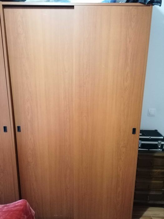 Vendo roupeiro com módulo de gavetas