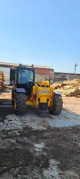 телескопічний навантажувач gcb 540/70
