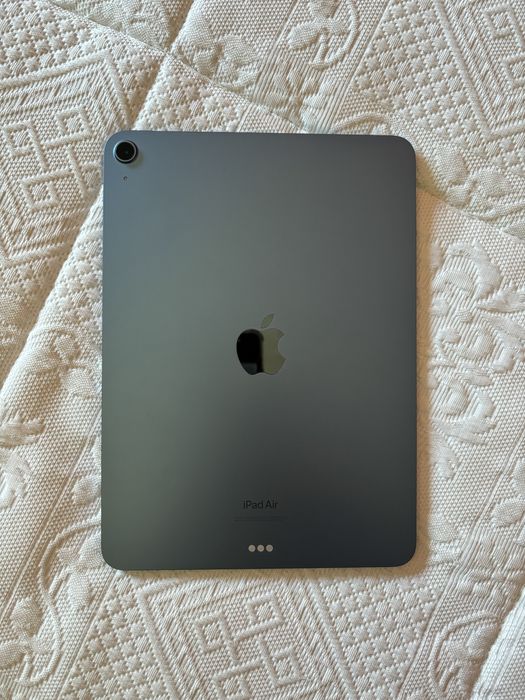 iPad Air 5 (2022, M1) azul de 64 GB + Apple Pencil 2 + Capa ESR