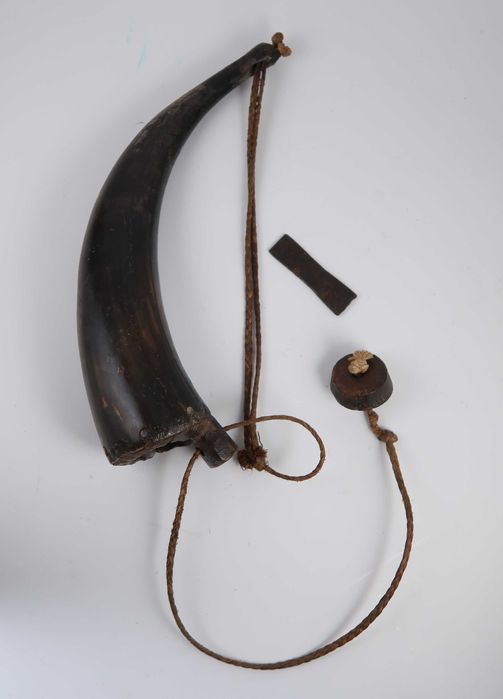 Polvorinho Córneo Séc. XIX - Decoração de caça