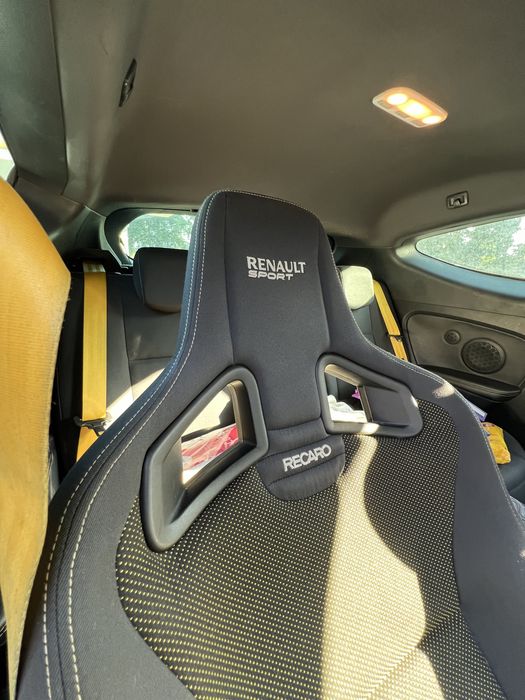 MEGANE III RS  2.0 TURBO  / backets RECARO