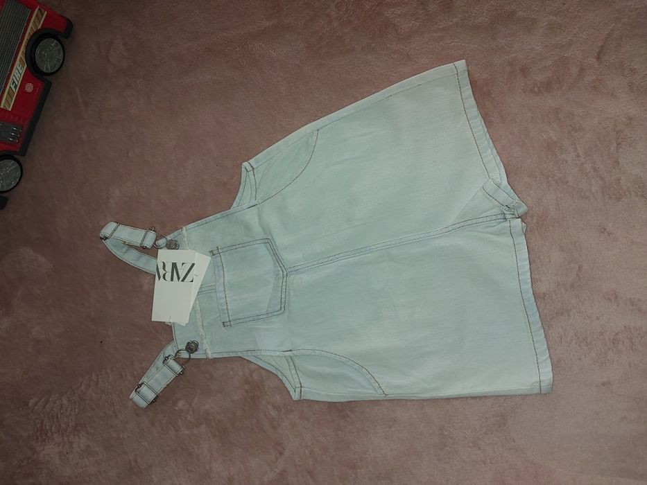 Nowe ogrodniczki r.110 firmy Zara