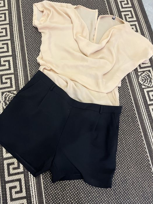 Жіночий комбінезон шортами