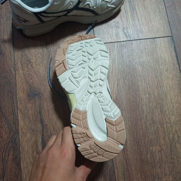 кросівки ASICS 41 розмір