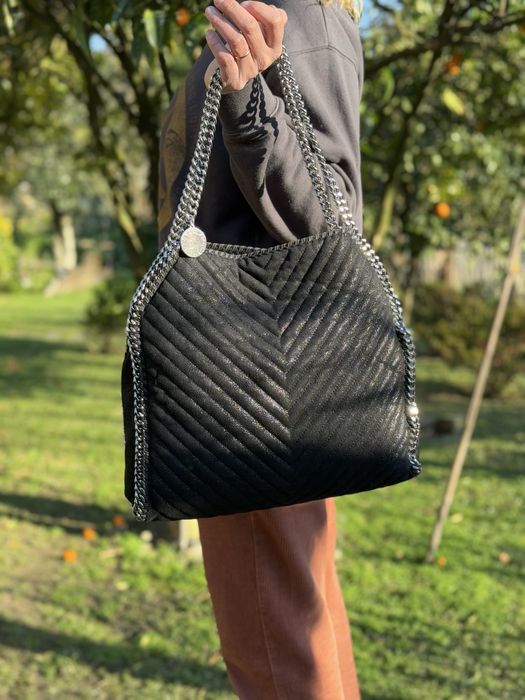 Carteira Stella McCartney Falabella chevron tote bag.