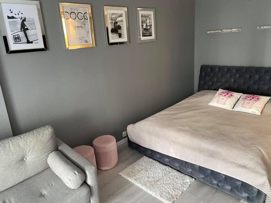 Nowy apartament przy plazy Sopot nocleg piękny standard balkon pokój