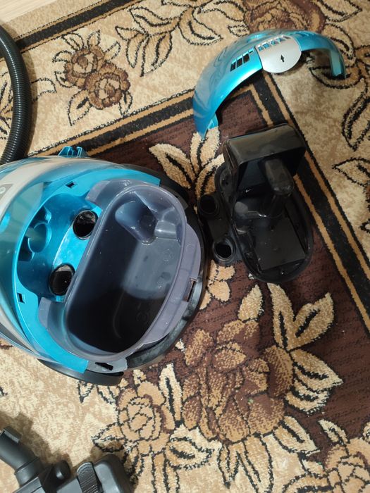 Пилосос з аквафільтром Zelmer Jancio ZVC1400WD