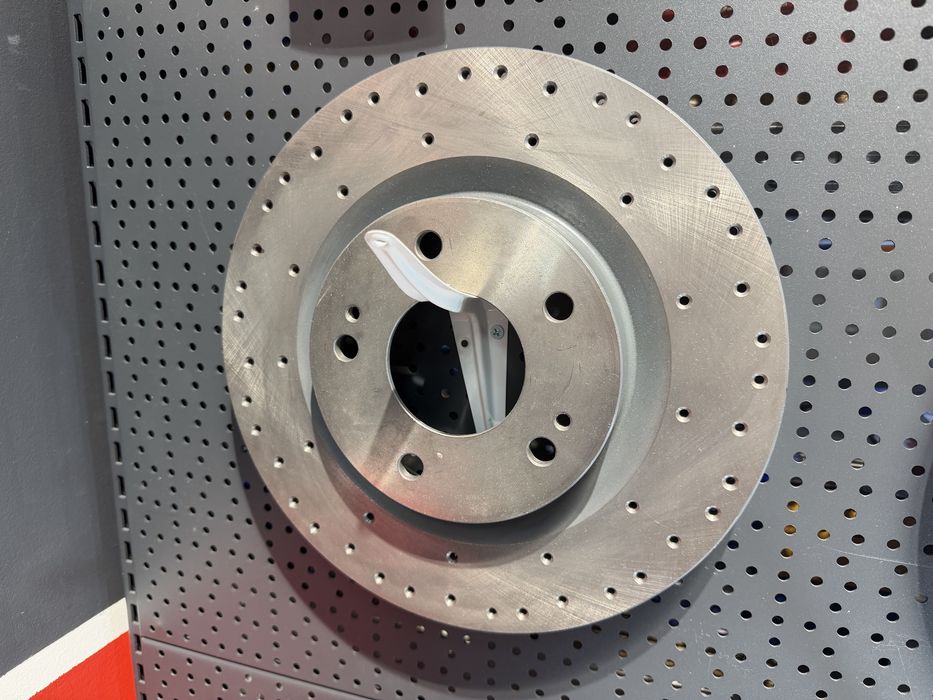 Brembo, IT-Racing. Перфоровані гальмівні диски. Mitsubishi Grandis, Outlander, Pajero, ASX, L200.