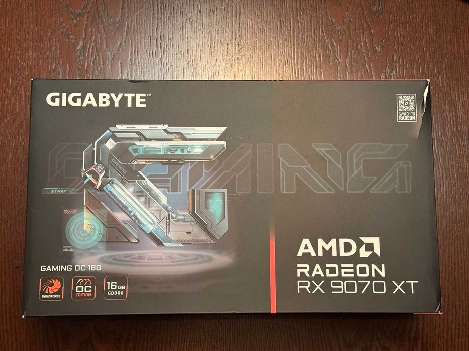 9060 xt 16 gb  Box