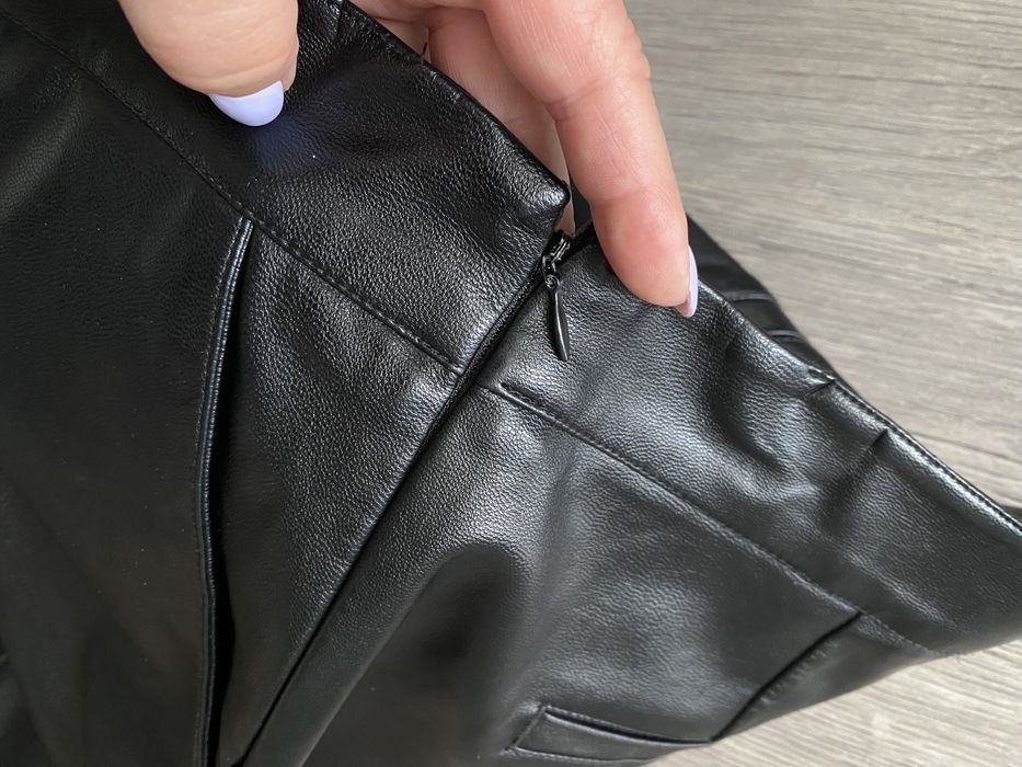 Кюлоти з шкірзамінника бренду Kiomi