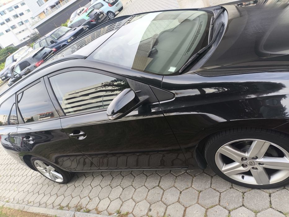 Toyota Auris Touring Sport 2014 foto 2