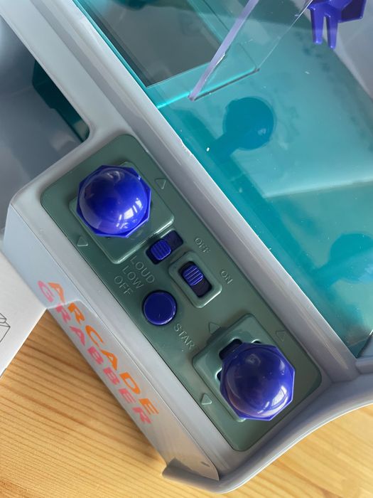 Máquina Divertida de Apanhar Brinquedos - NOVA - Com luzes led e som!