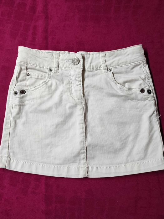 Mini saia branca de verão tamanho 5 anos marca Okaïdi