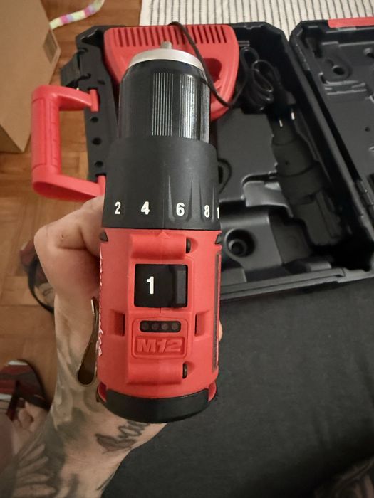Parafusadora milwaukee m12
