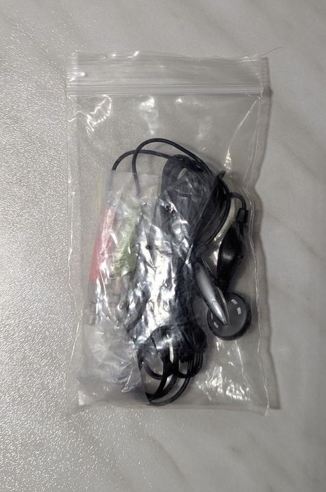 Słuchawka plus mikrofon. Nowy zestaw.