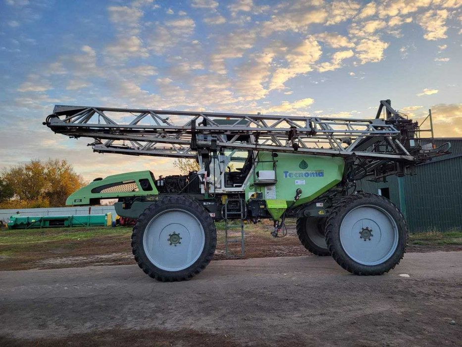 Терміново продам  самохідний сільгосп. оприскувач