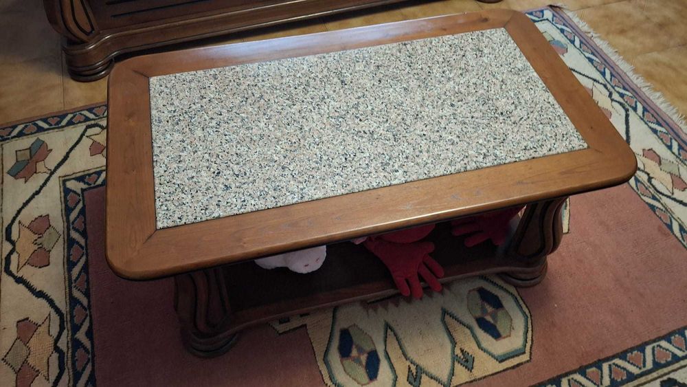 Sofas de couro e madeira maciça