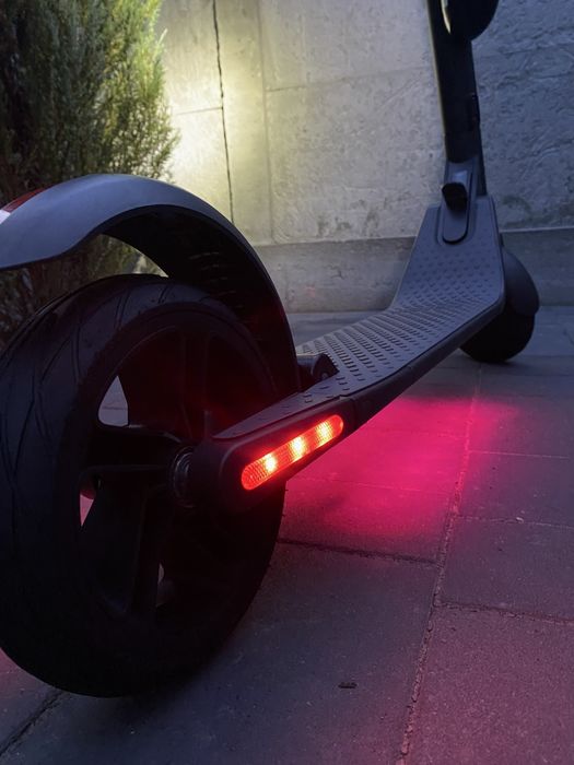 Електросамокат ninebot es4.