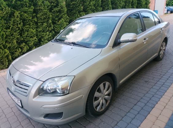 Toyota   AVENSIS