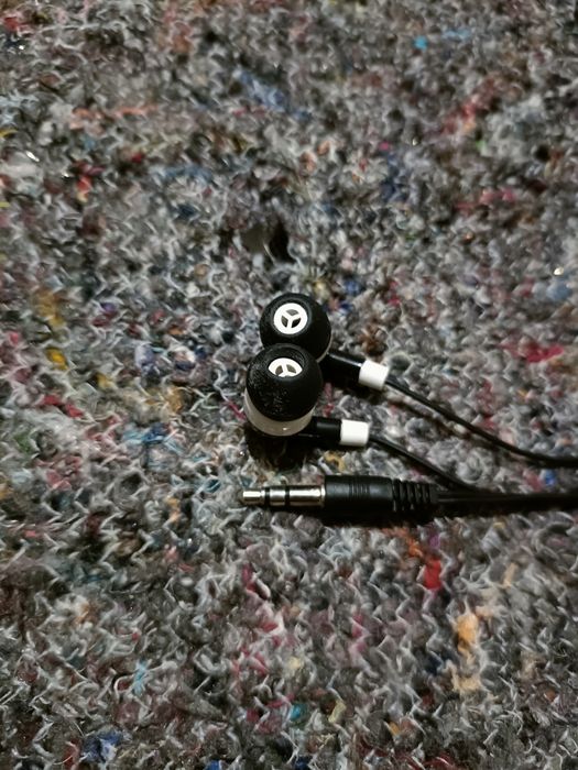 Наушники проводные