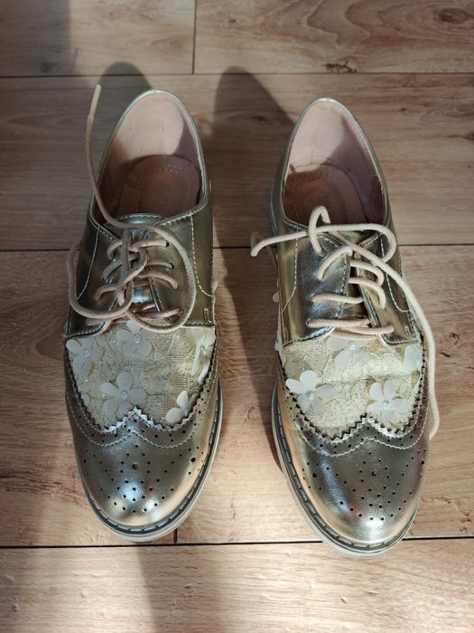 Złote oxfordy 38