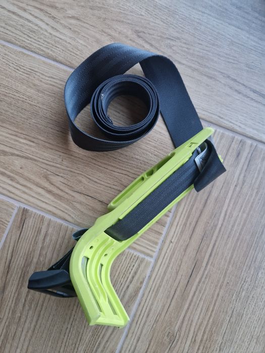 Pas ciążowy do samochodu