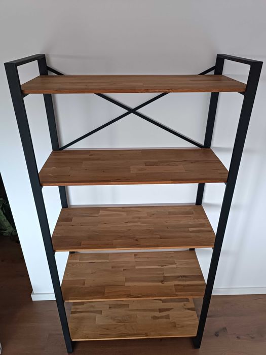 Estante metálica e carvalho maciço