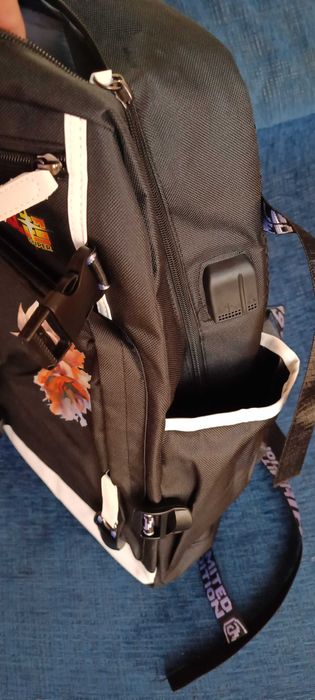 Mochila escolar com ligaçao usb e phones Dragon Ball Z Super NOVA