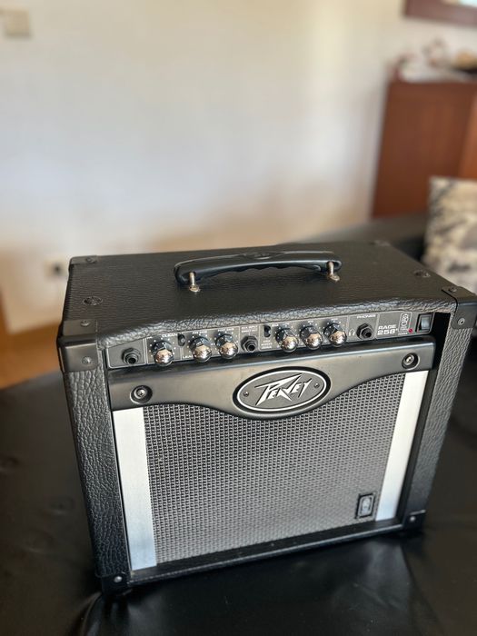 Amplificador PEAVEY RAGE 258 COMO NOVO