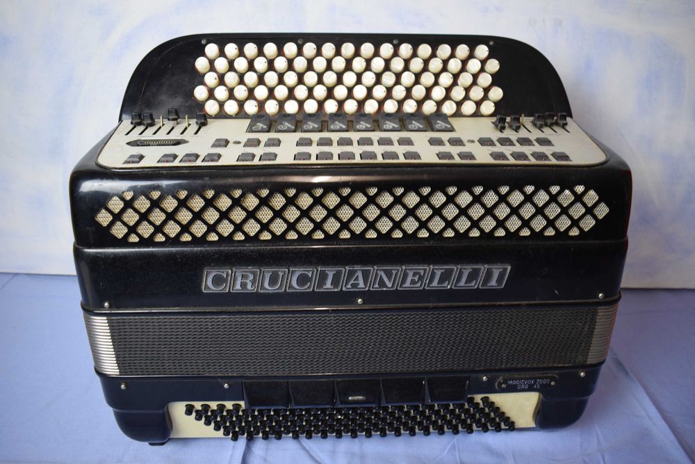 Acordeao Crucianelli 4 Voz 120 Baixos. N248