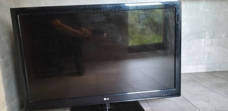 Telewizor bez pilota sprawny