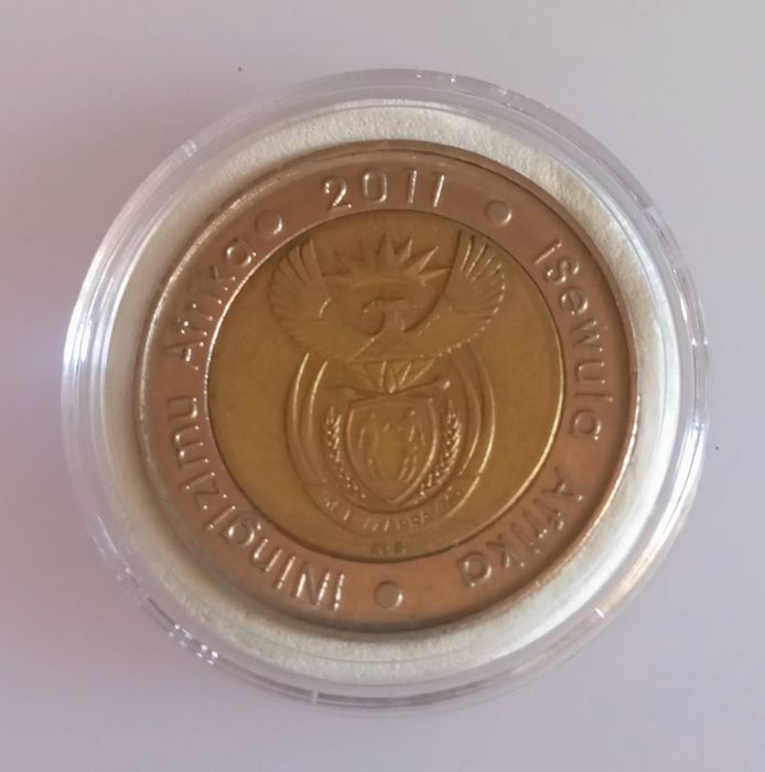 10000 Meticais Moçambique 2003 e 5 Rand Isemula África 2011.