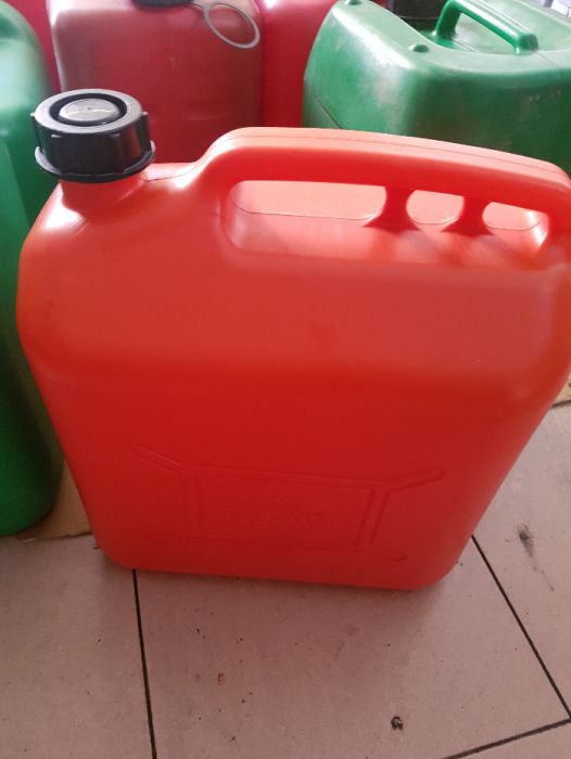 Jerrican para Combustível 20 Litros 15 CADA ( tenho varios a escolha )