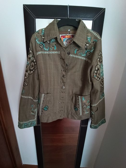 Blusão da marca Two Ten Ten Five