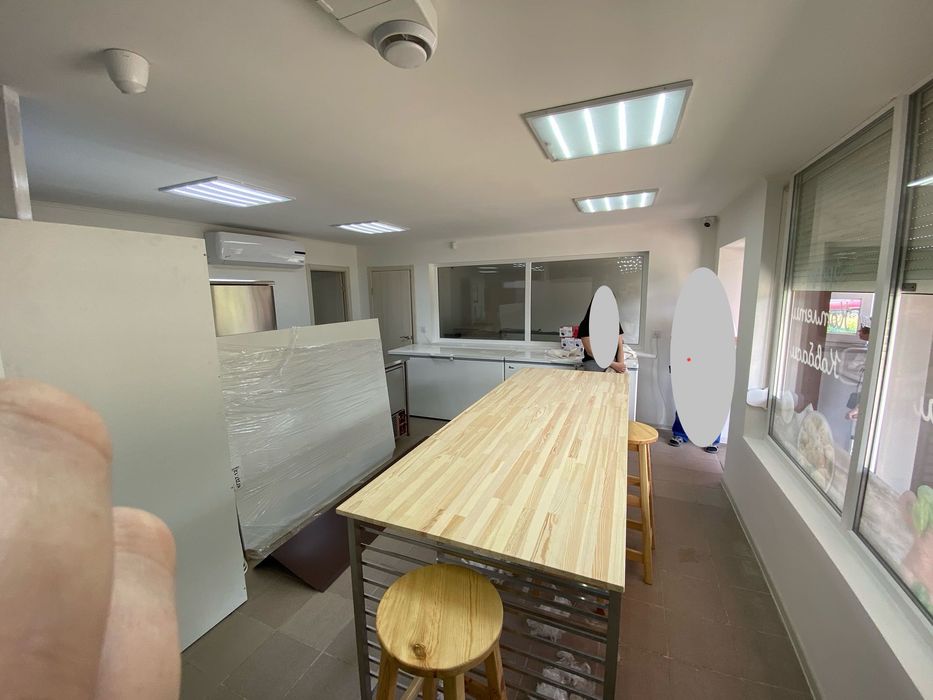 Магазин кафе 81 м² вихід з метро Героїв Праці аптека, виробництво прод